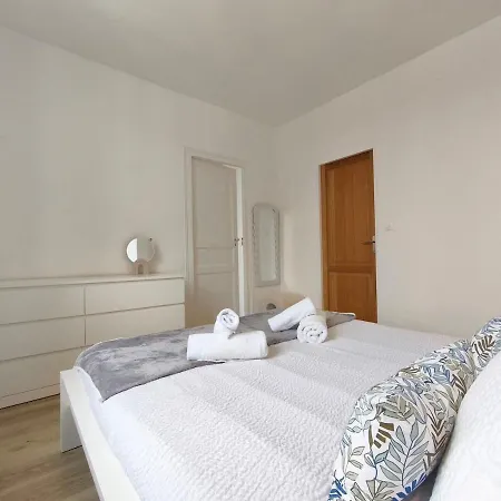 Апартаменты Cozy 2 Pers Proche Des Halles По